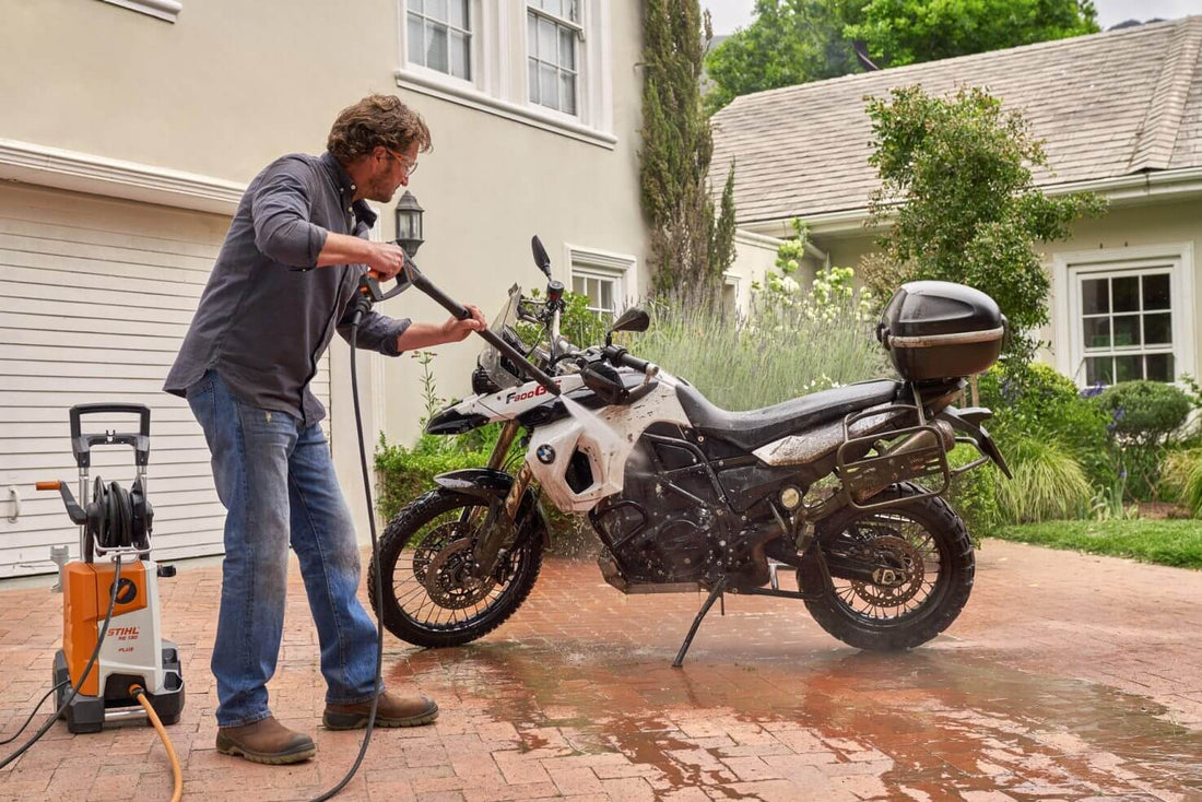 Cómo lavar una moto con agua a presión: hidrolimpiadora