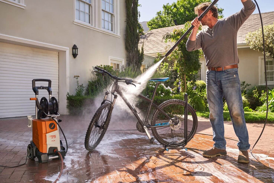 Sé más eficiente: cómo lavar la bici con agua a presión